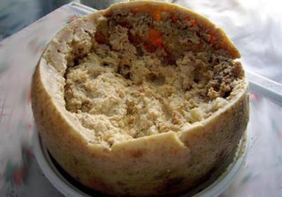 disgusting-eat-casu-marzu